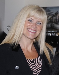 Caroline England 2 headshot